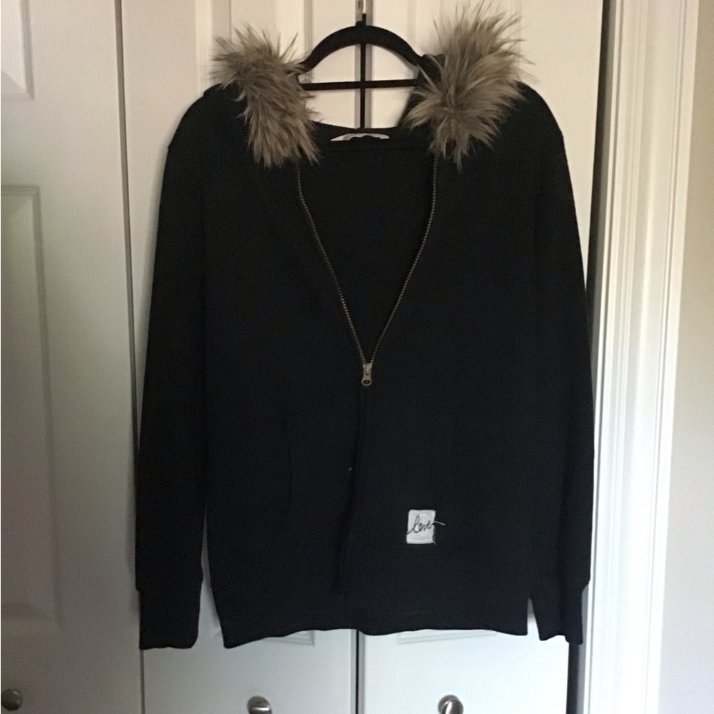 Women’s Old Navy Sweater with Fur
